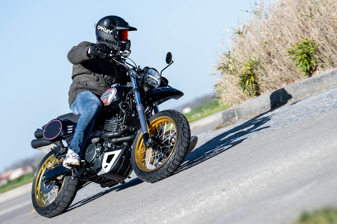 X-Ride 650cc - Noir X-Ride 650cc - Noir