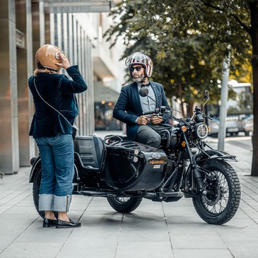 Le Side Car, c'est la machine au style rétro qui allie à la perfection l’élégance et le partage ! 🏍

Si vous cherchez une moto qui combine style vintage et performance moderne, cette machine est faite pour vous ! Préparez-vous à conquérir les routes avec style 😎

Venez l'essayer dès que possible et découvrez une expérience de conduite exceptionnelle qui ne manquera pas de vous séduire. 😏
👉 https://bit.ly/3J2H6oN 

Crédit photos : @soli.moto 
Merci @ormotors pour le partage 🤘

#mashmotorcycles #mashmoto #frenchbrand #mashattack #allroadbike #rock #ride #SeDéplacerMoinsPolluer #bikelife #familyride #familyjourney #ashotofmotorcycling #motoholic #bikes #bikersofinstagram #offroadmotorcycle #adventure #vintagemotorcycle #worldmotorcycle #worldadventureriders #classicmotorcycle #vintagemotorcycle #classicbike #motorcyclelife #sidecar