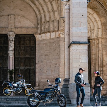 Découvrez l'essence du style motard avec la ligne de vêtements Mash Motorcycle ! 🏍🔥 

Que vous soyez un passionné de deux-roues ou simplement attiré par l'esthétique rebelle, notre collection allie mode et fonctionnalité pour t'offrir une expérience vestimentaire unique. ✨💪 

Des vestes en cuir qui incarnent l'esprit de la route, aux t-shirts au look vintage qui affirment ton amour pour la liberté, chaque pièce est conçue avec soin et détail pour les vrais aficionados de la moto. 🤩🌟 

Retrouvez la boutique juste ici 👉 : https://bit.ly/3IDhDSv

#mashmotorcycles #MashMoto #Mash #MashMotors #frenchbrand #mashine #mashattack #sedéplacermoinspolluer #moto #motorcycle #vintagemotorcycle #bikelife #motorchlothing